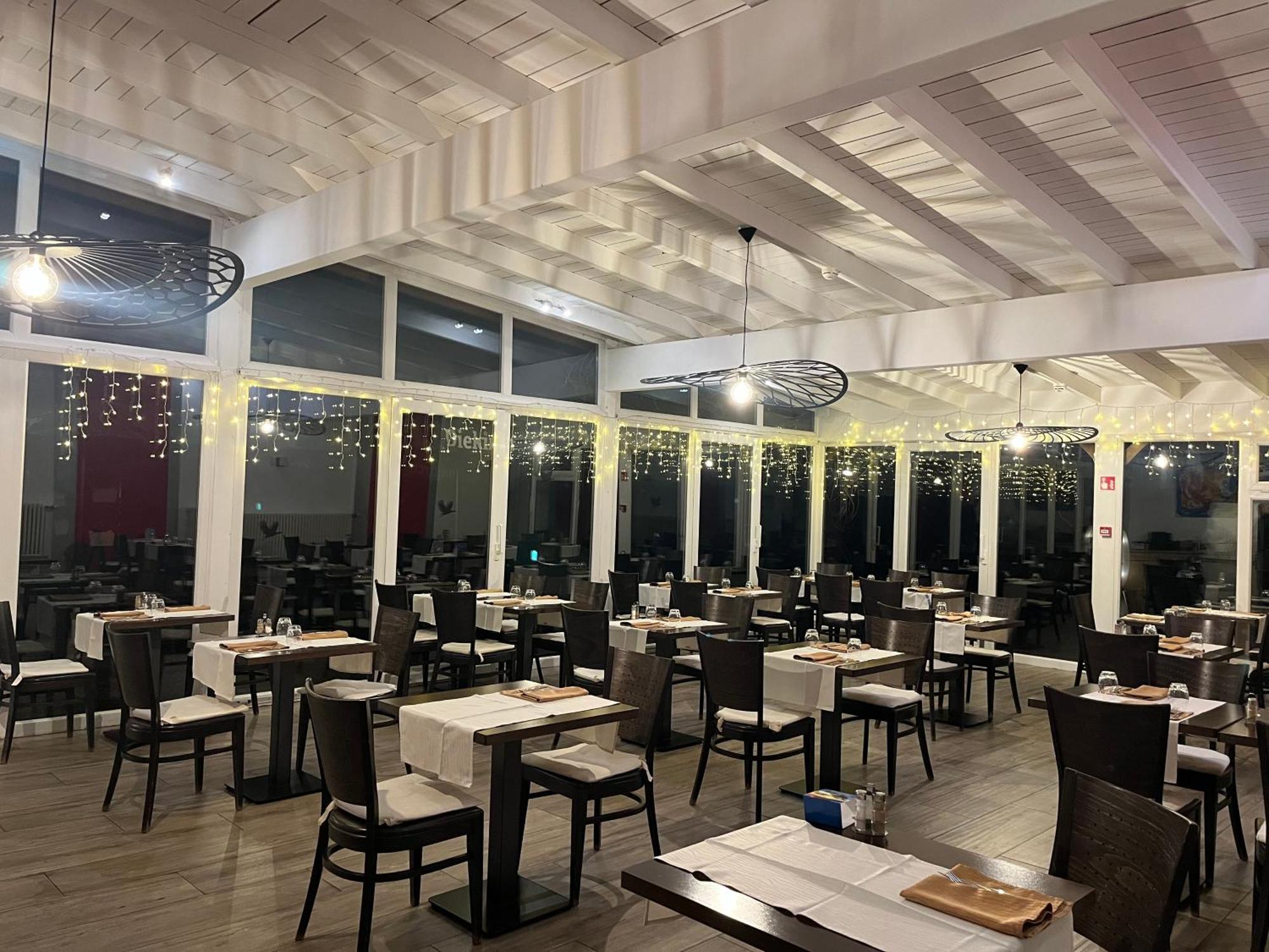 Hotel Restaurant Le Paris モンドルフ・レ・バン エクステリア 写真
